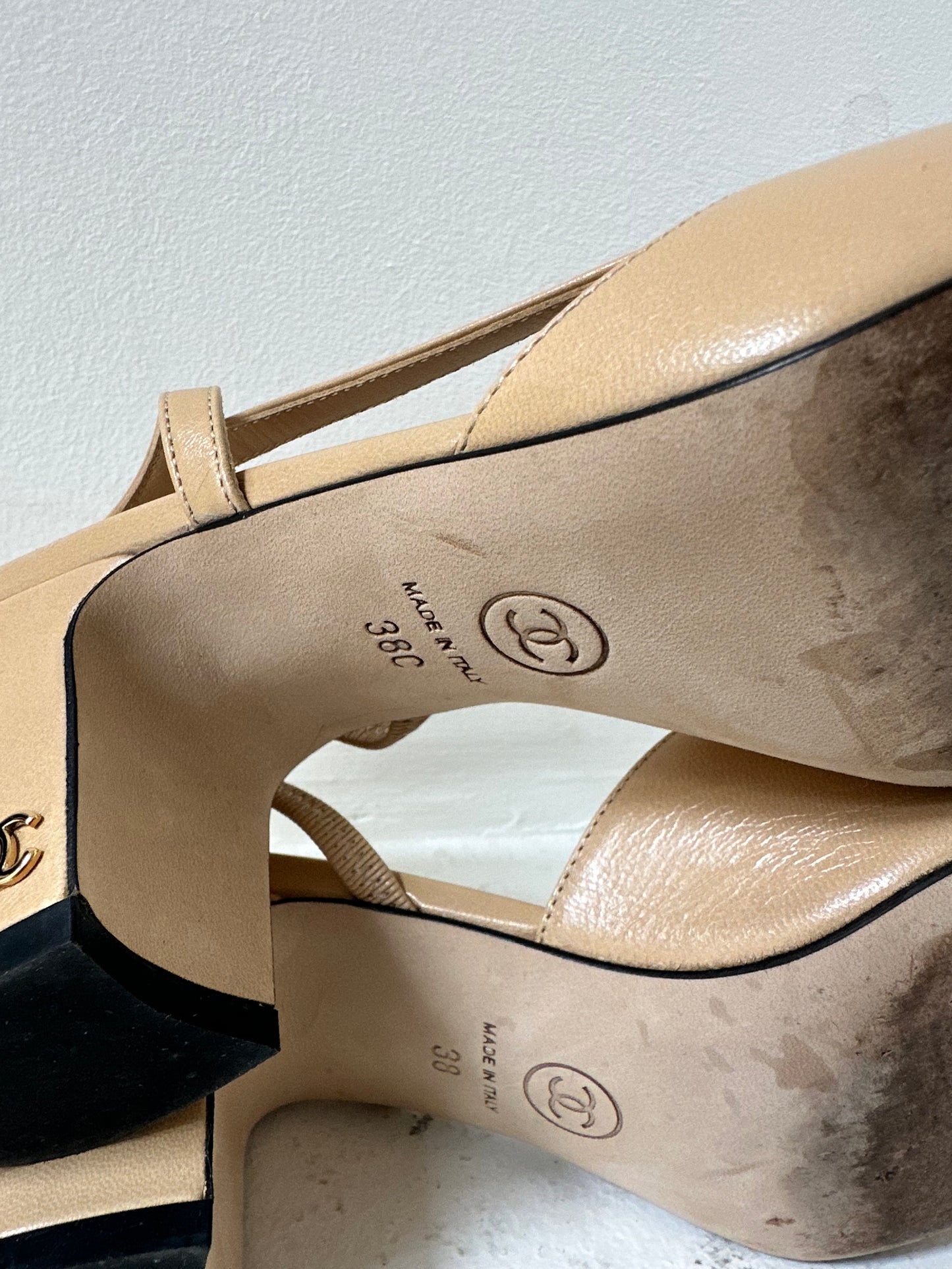 Chanel slingbacks in beige size 38