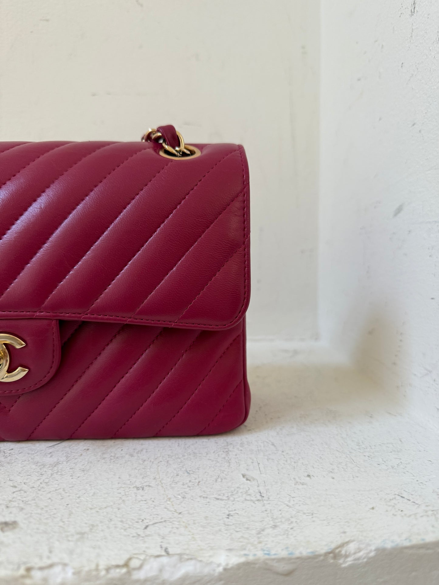 Chanel v-stitch small classic flap 2019