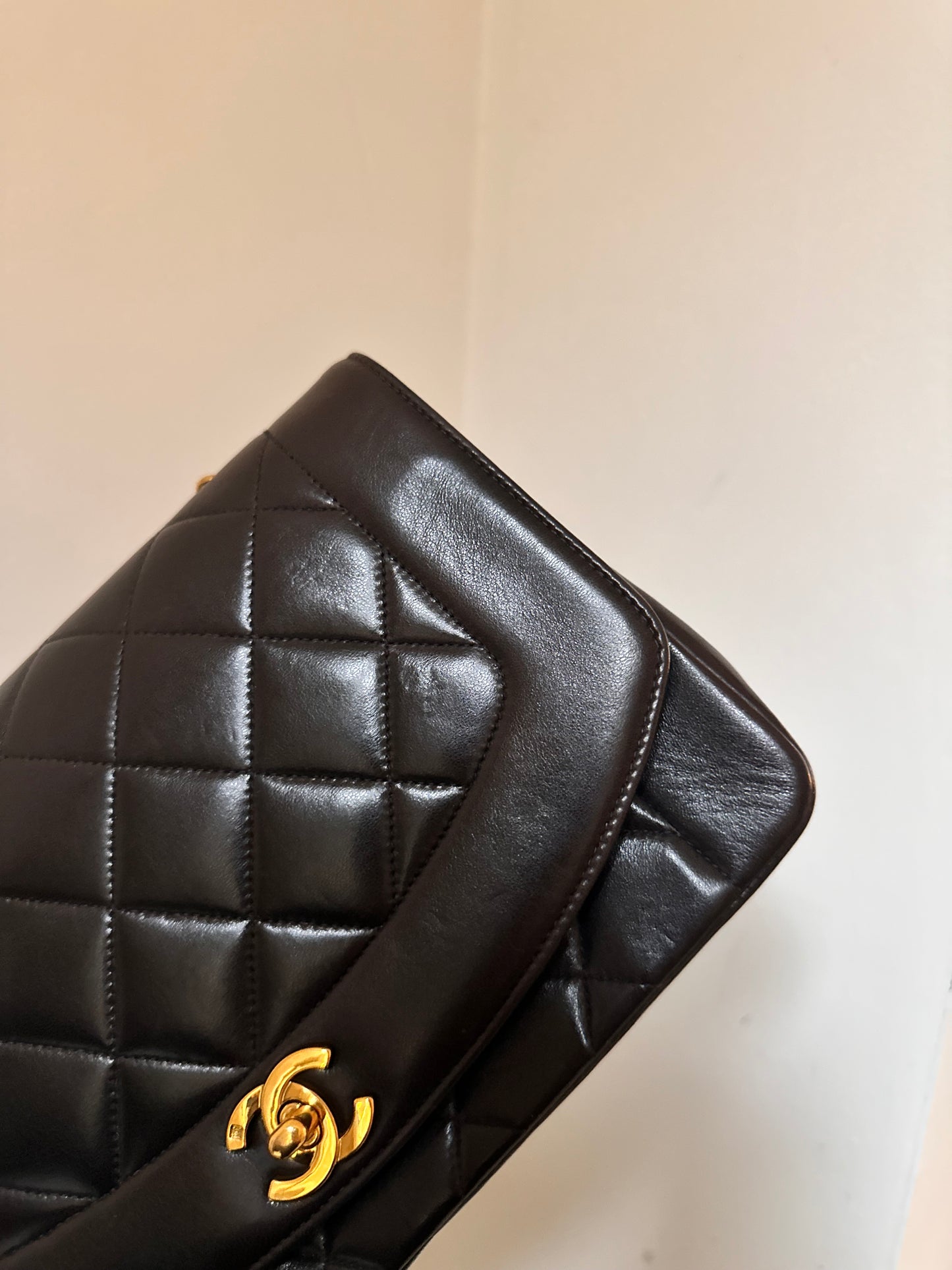 Chanel chocolate vintage Diana