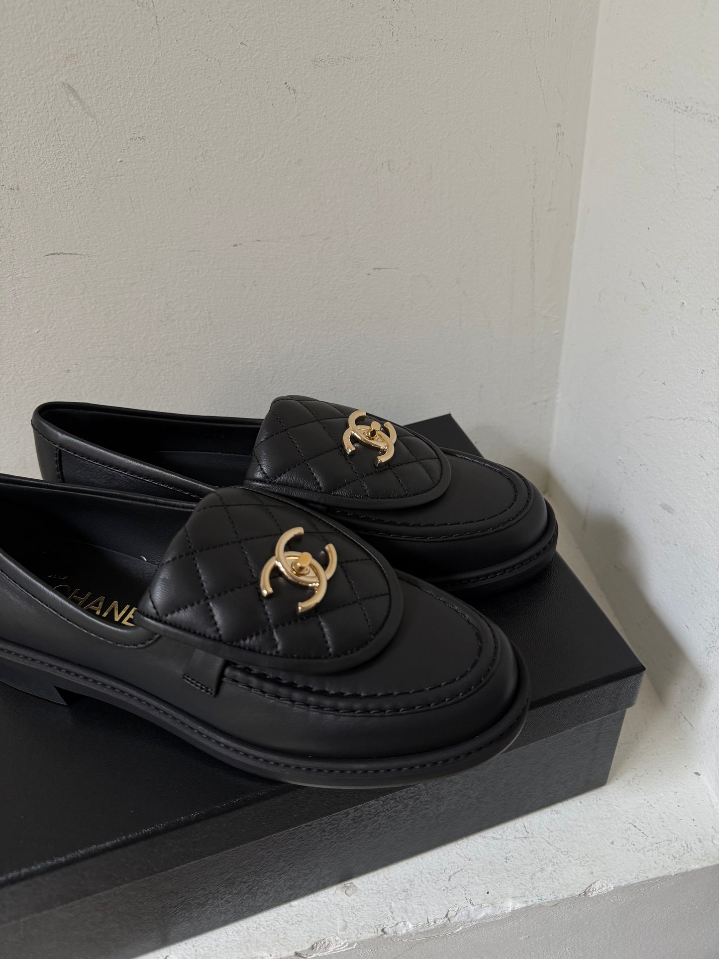 Chanel black mocassin 37.5