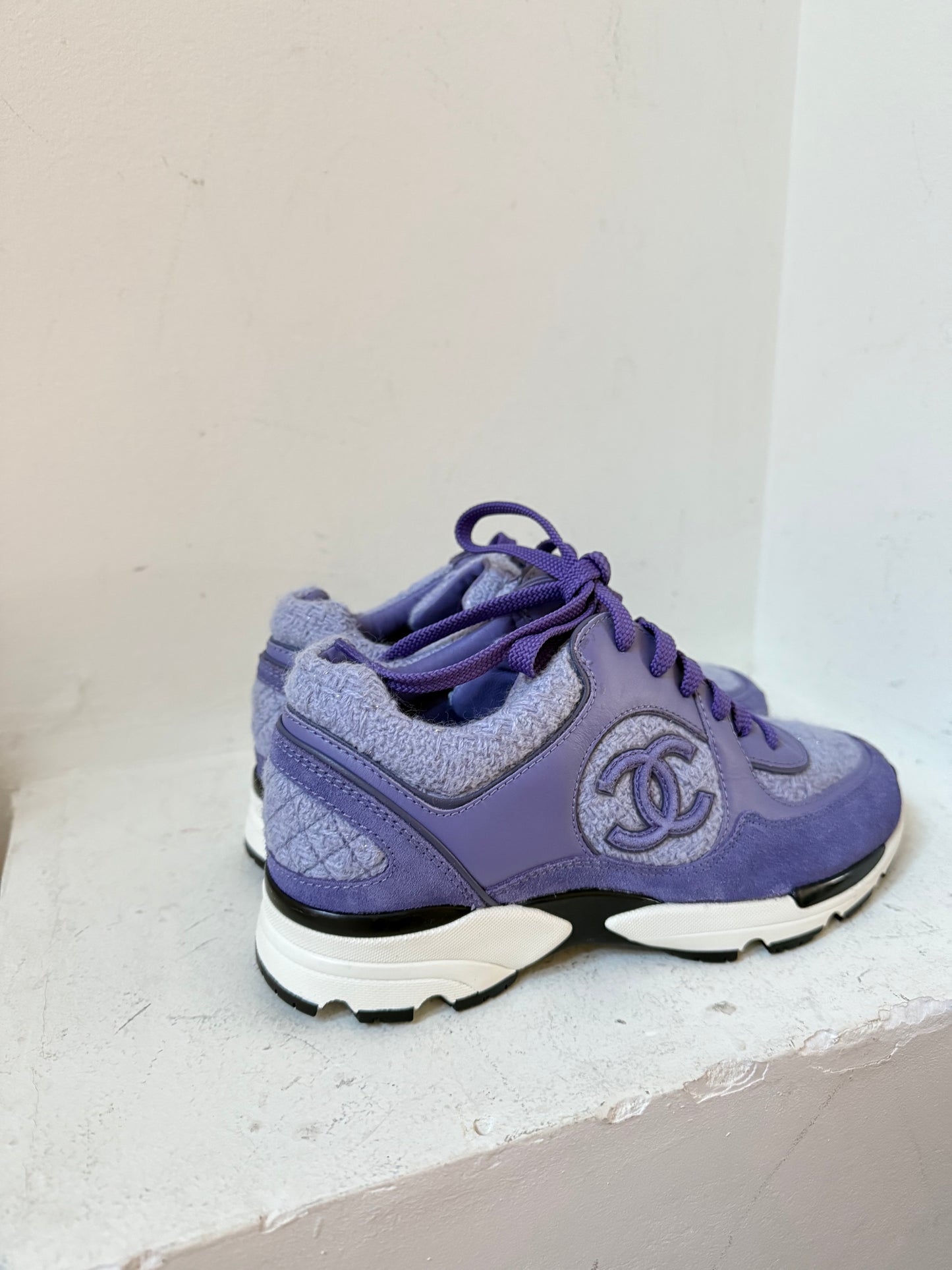 Chanel lila sneaker size 37