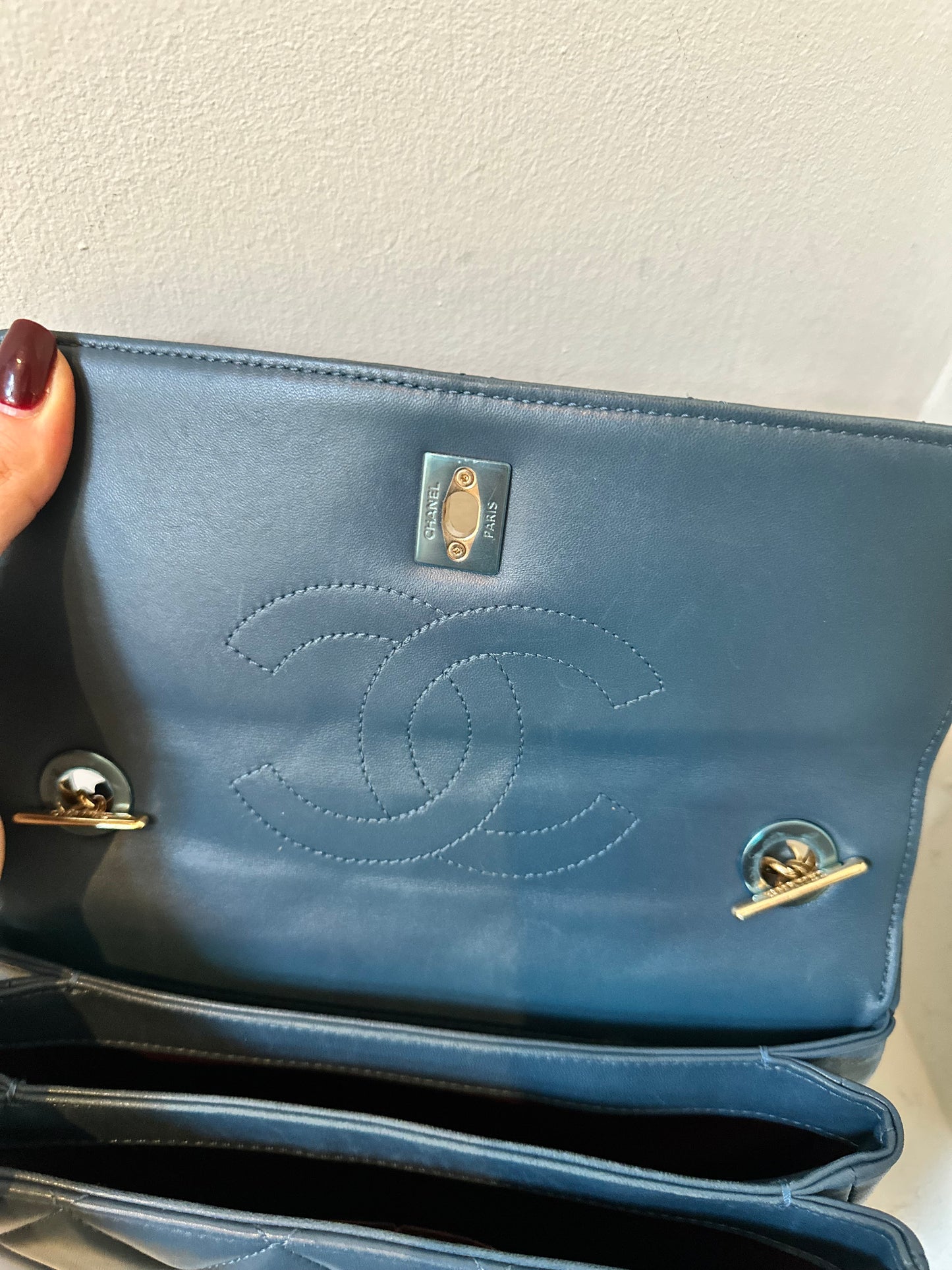 Chanel CC trendy in blue