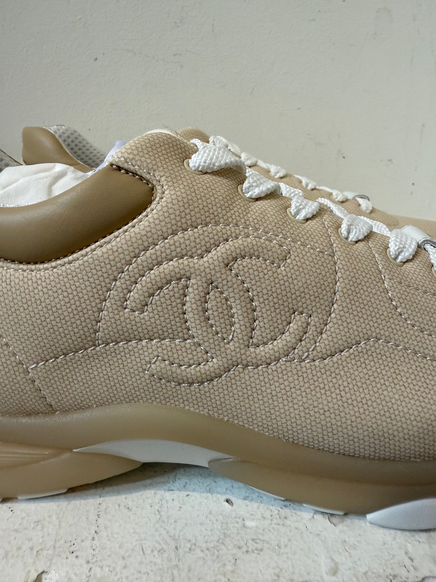 Chanel beige sneakers size 38.5