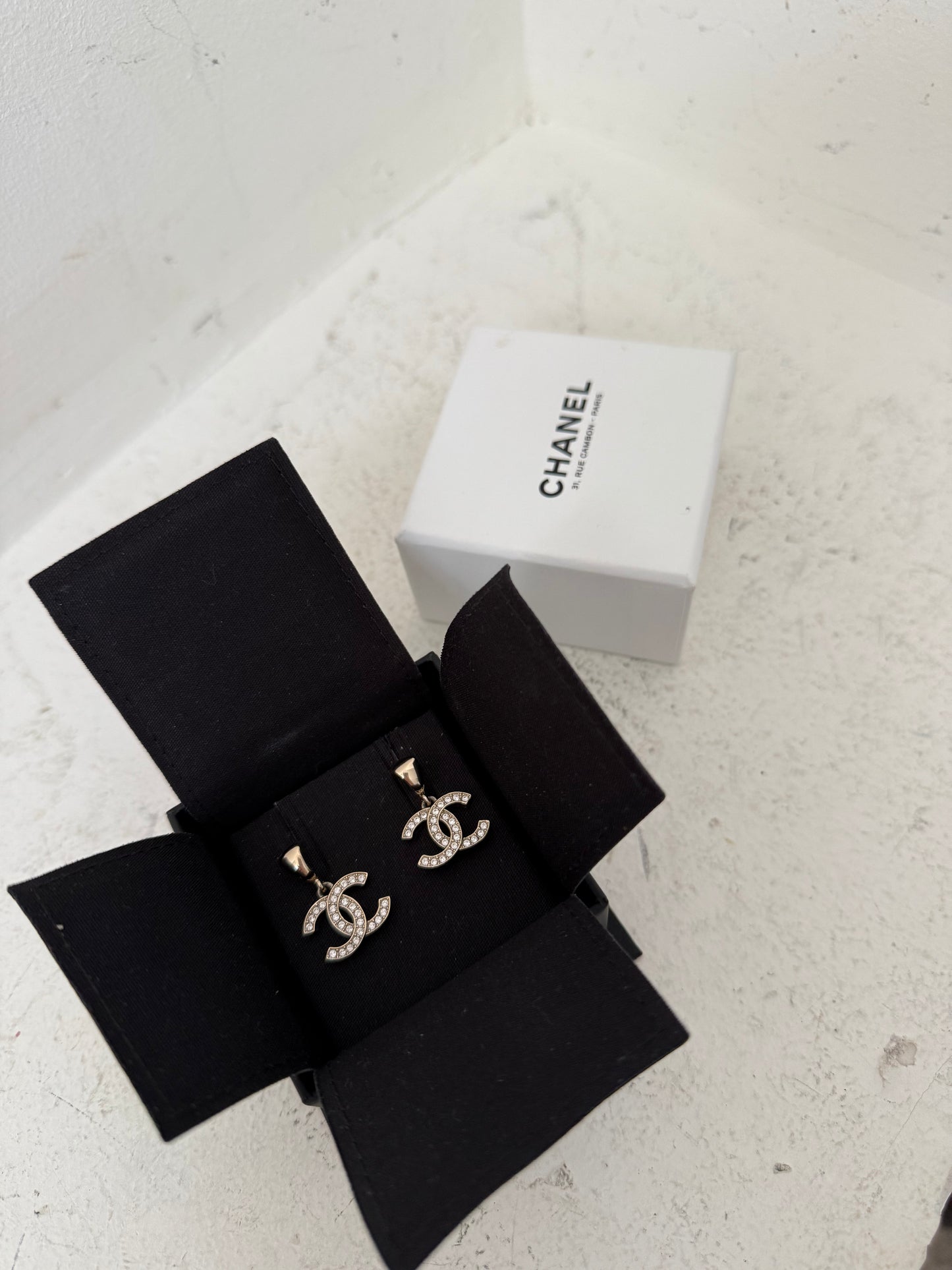 Chanel gold earrings Fall 2024