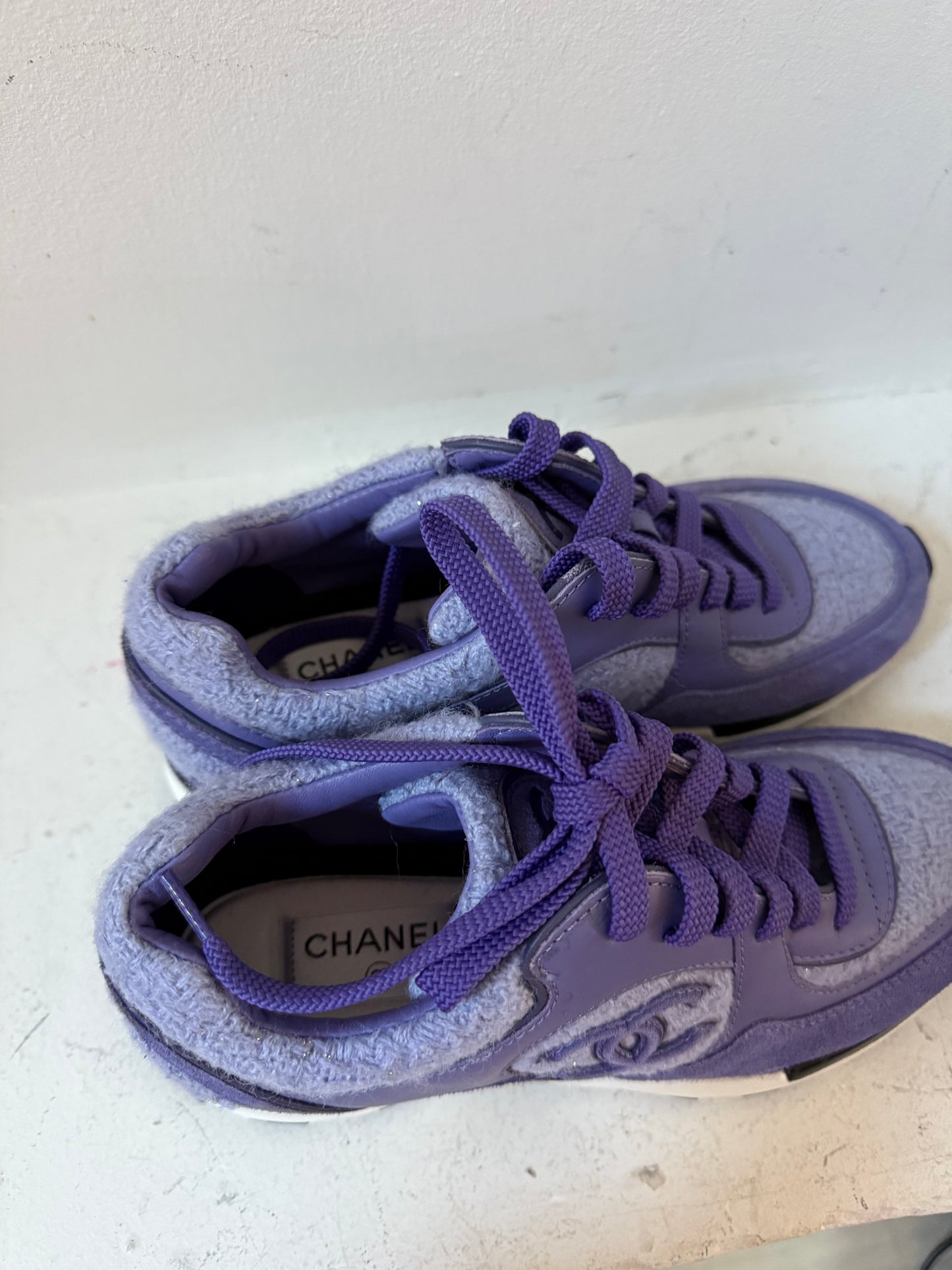 Chanel lila sneaker size 37