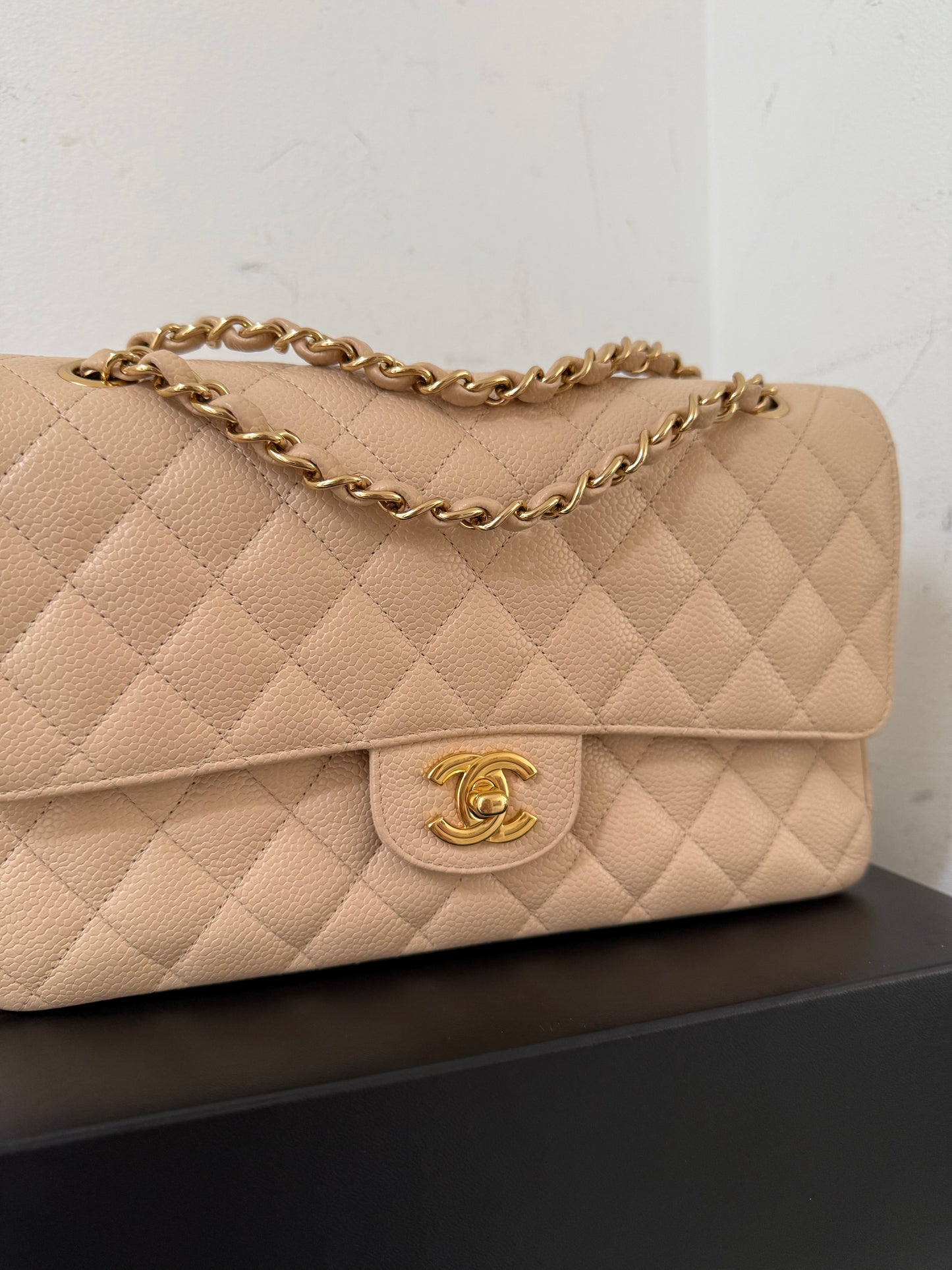Chanel beige classic flap medium in caviar leather 14-series