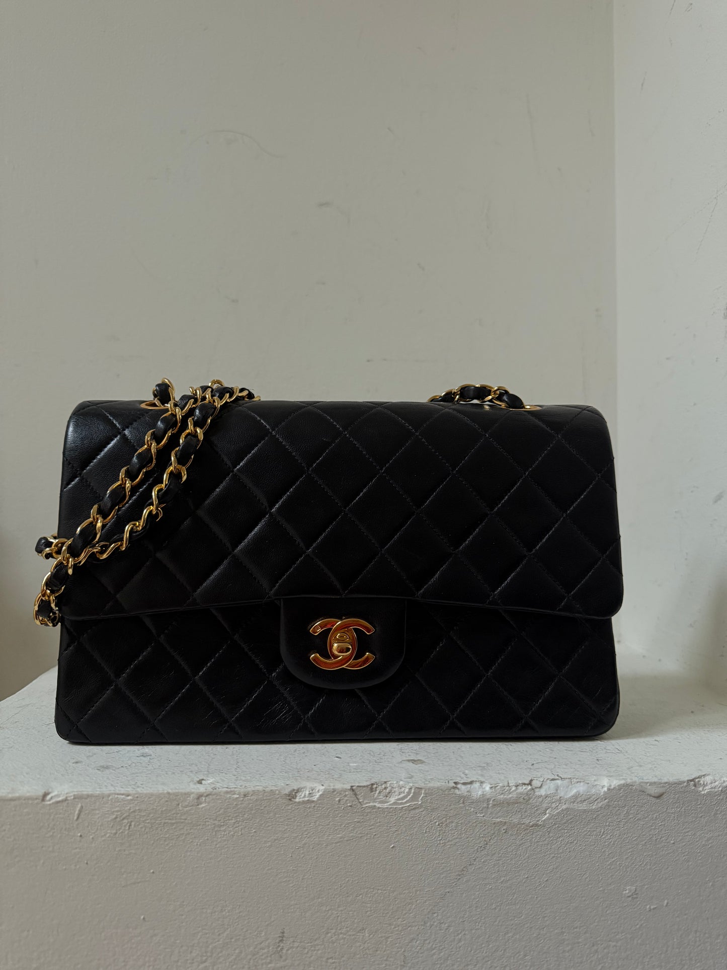 Chanel medium vintage classic flap in Black 1989-1991