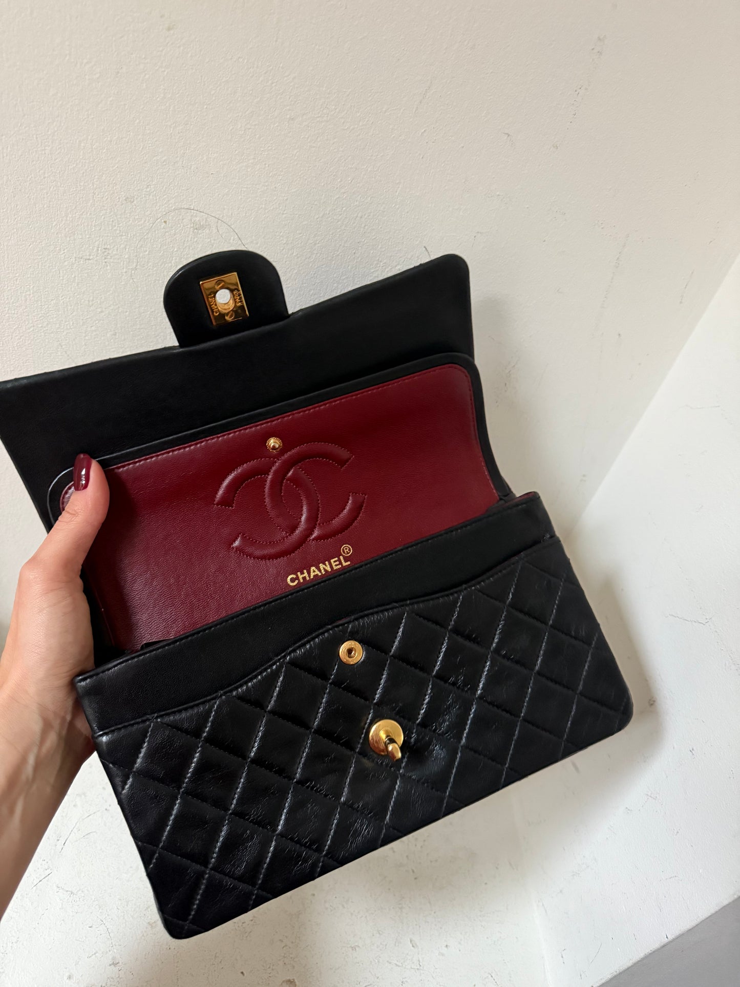 Chanel medium vintage classic flap in Black 1989-1991