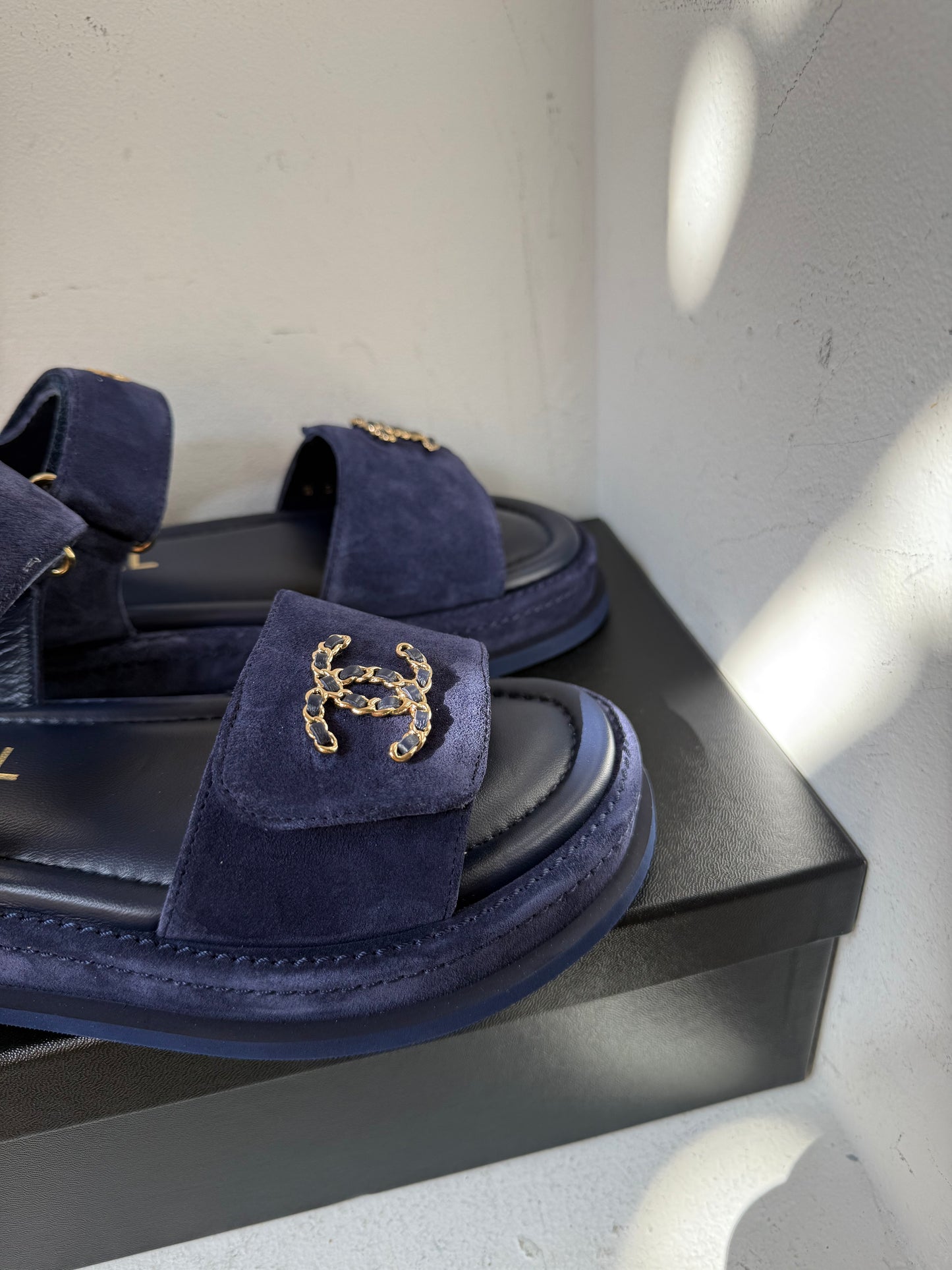 Chanel Navy suède sandals size 37