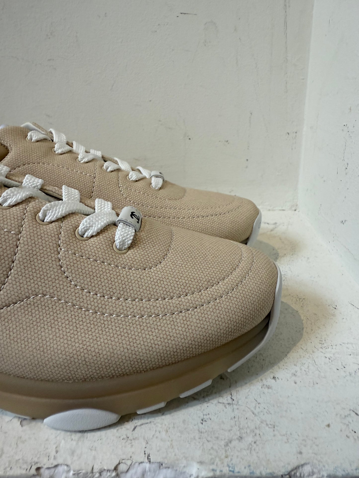 Chanel beige sneakers size 38.5