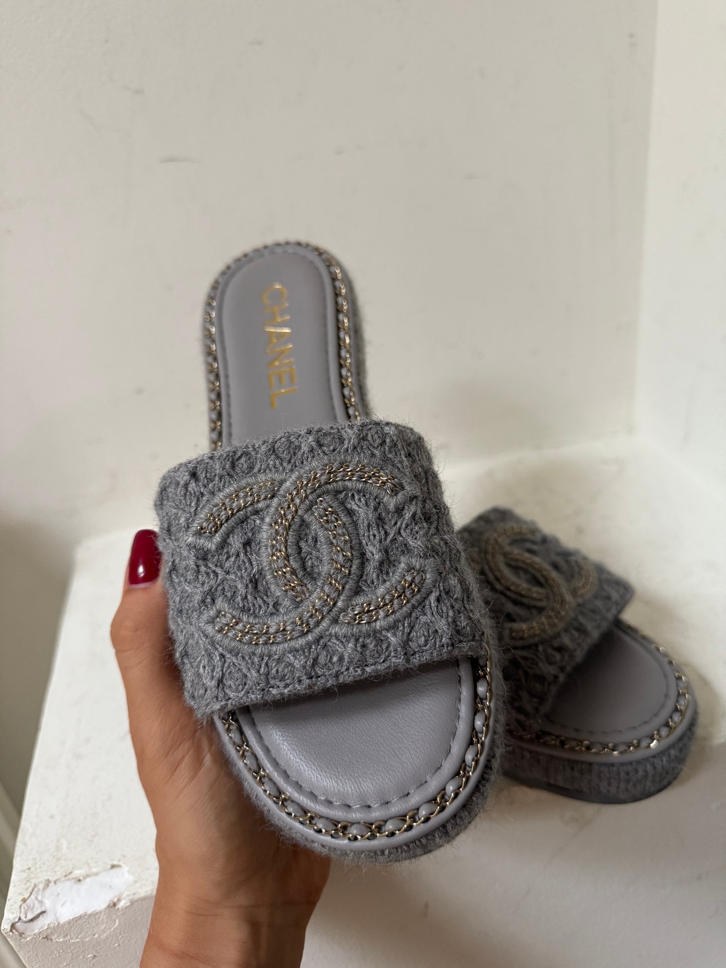 Chanel slippers grey size 38