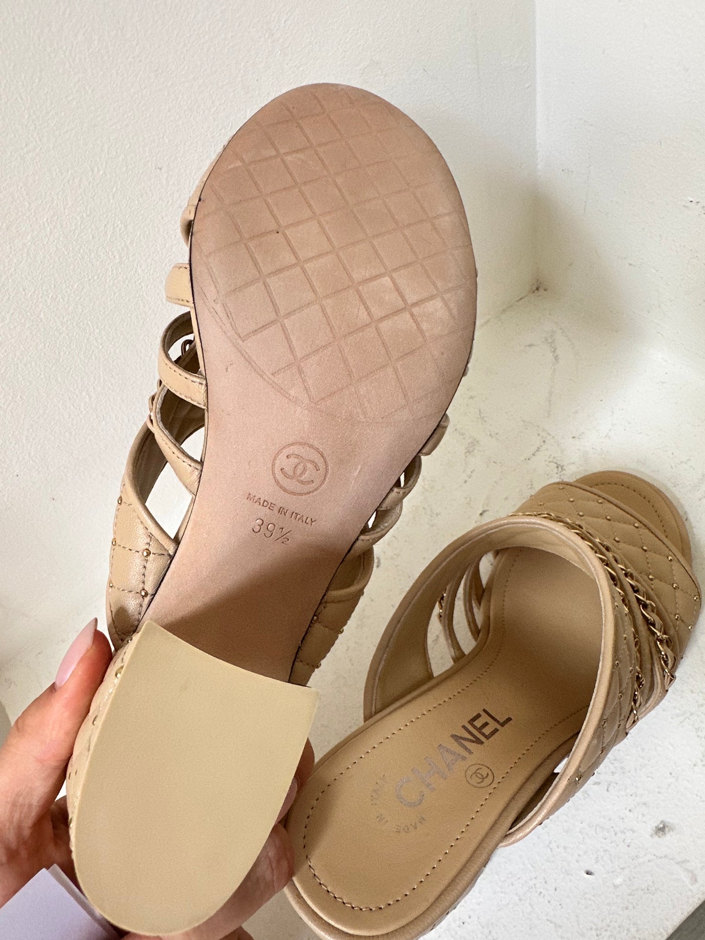 Chanel beige heels size 39.5 new