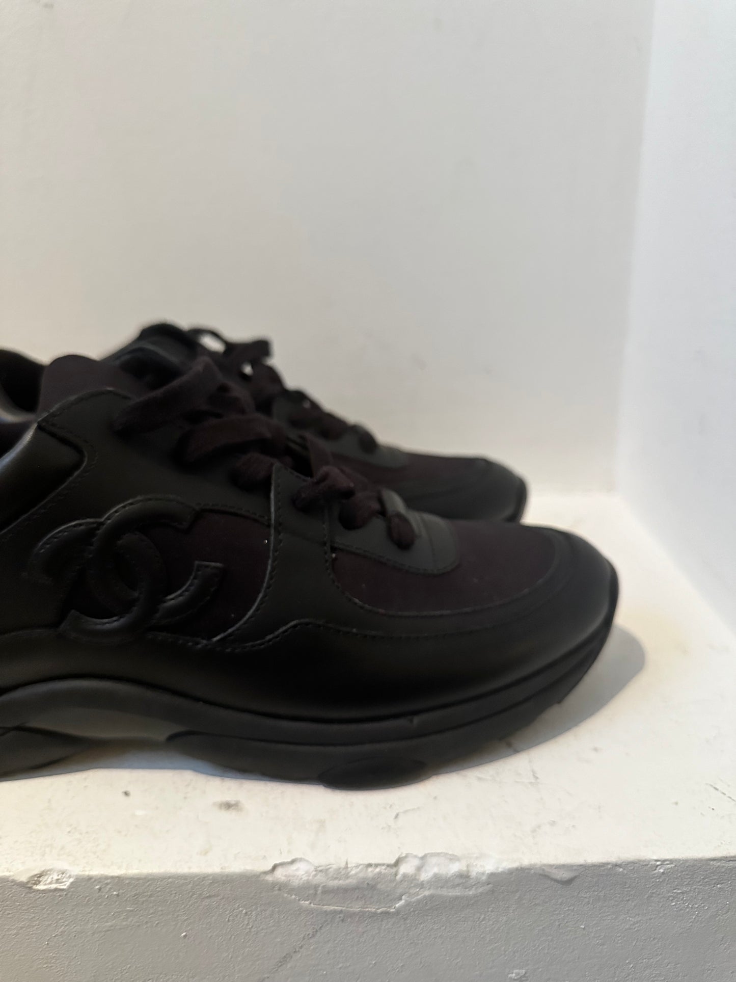 Chanel uniform sneakers size 40