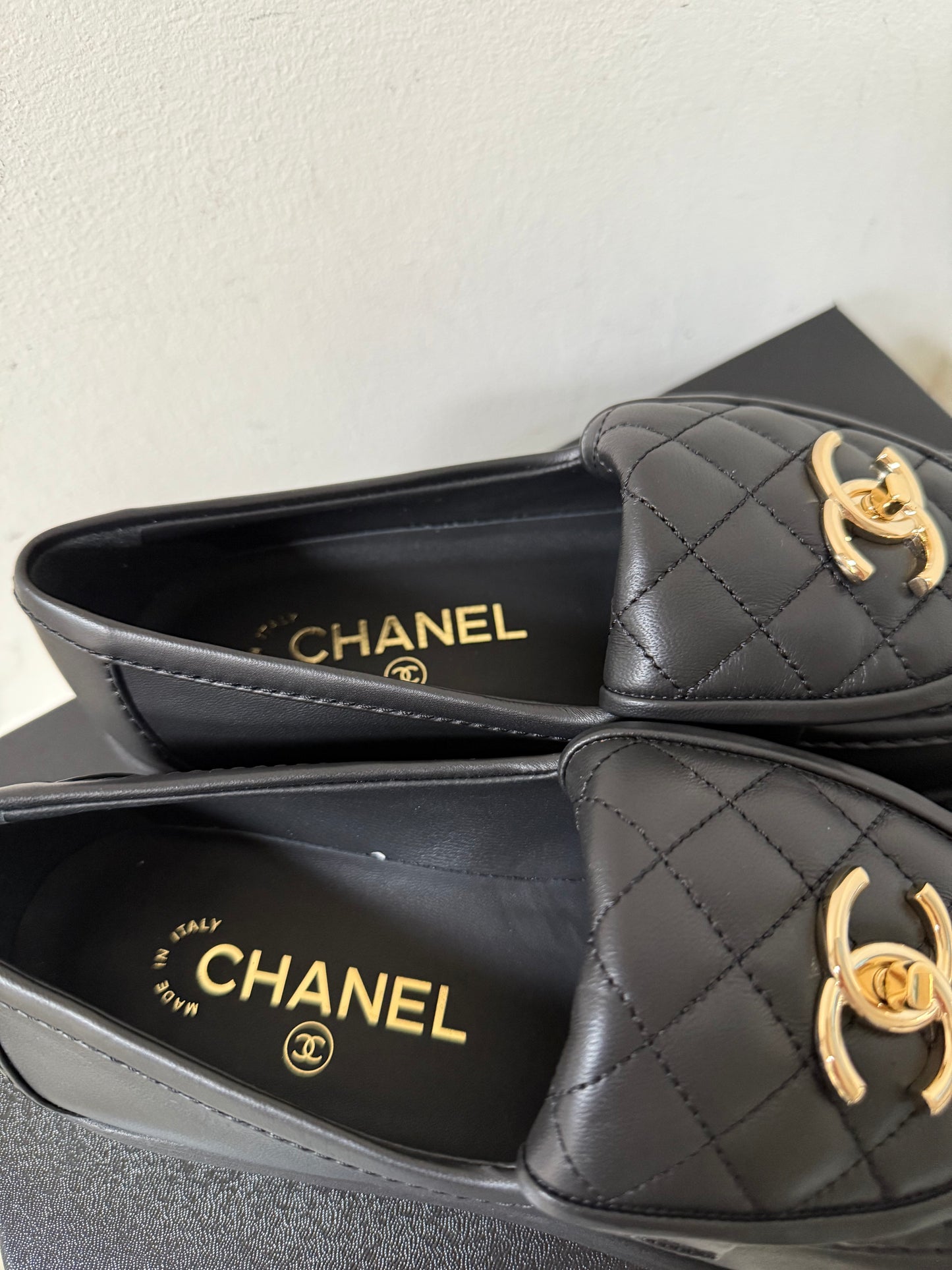 Chanel black mocassin 37.5
