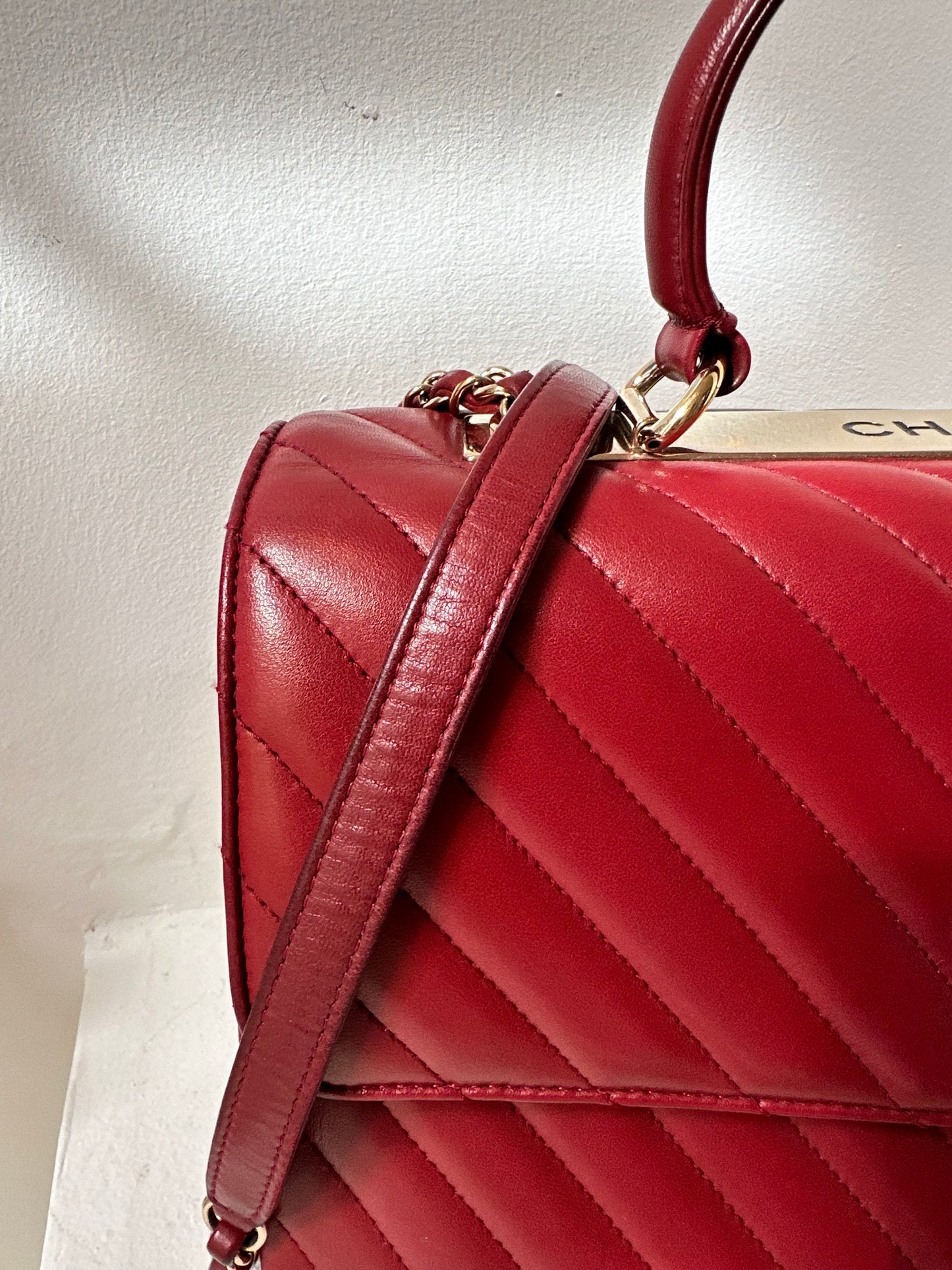 Chanel trendy CC medium red flapbag