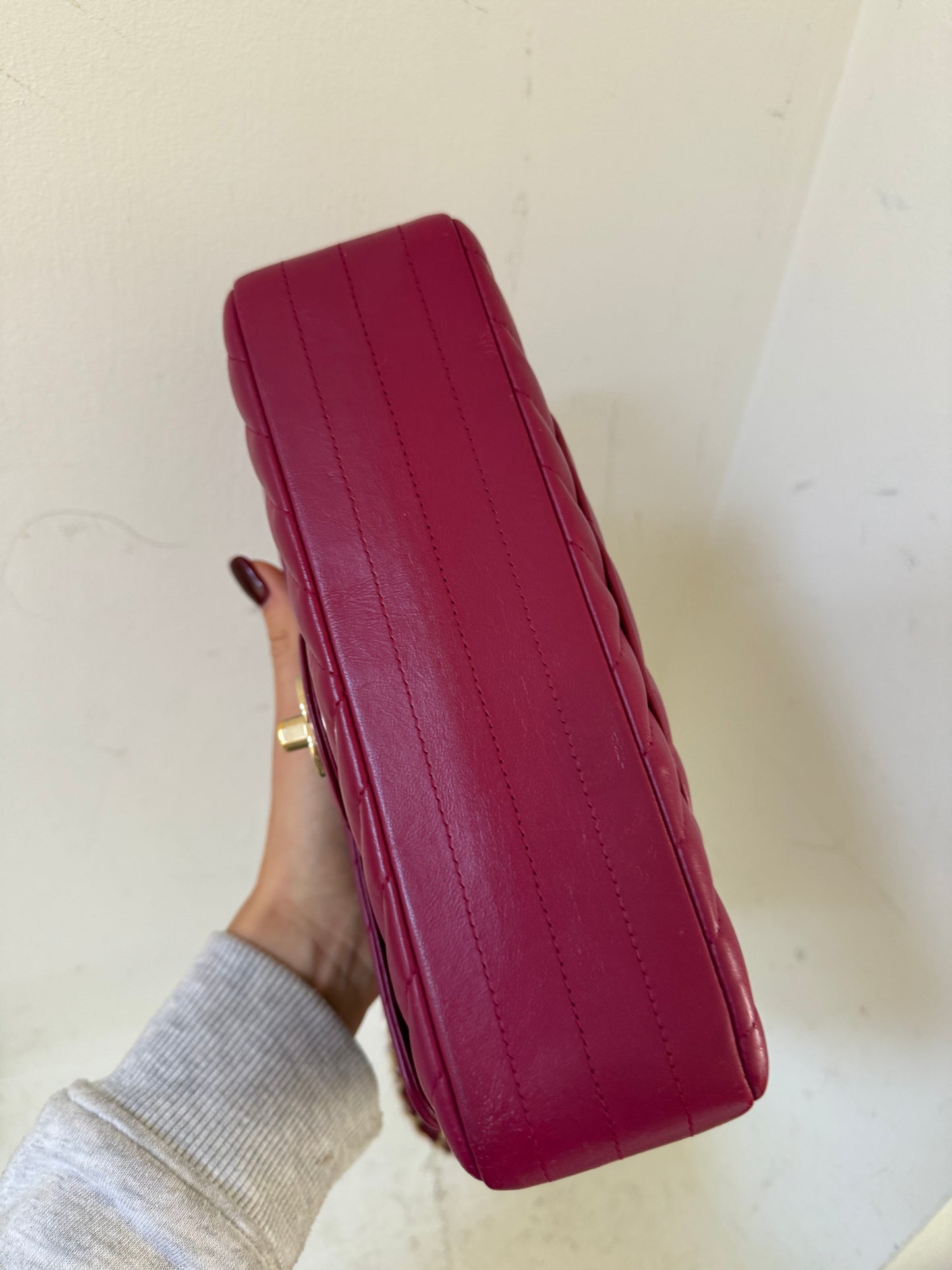 Chanel v-stitch small classic flap 2019