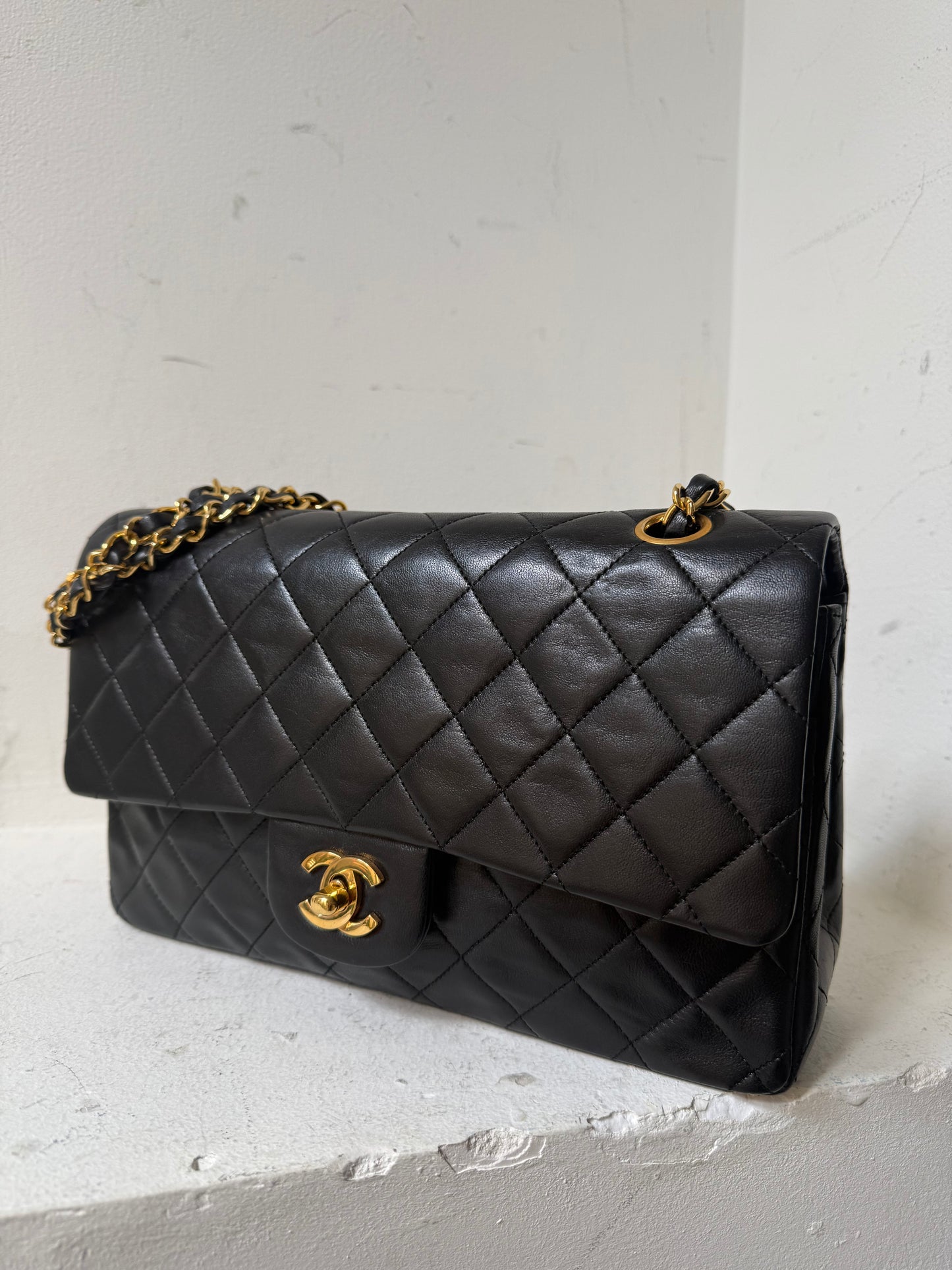 Chanel vintage medium black flapbag 1 serie (1989-1991)