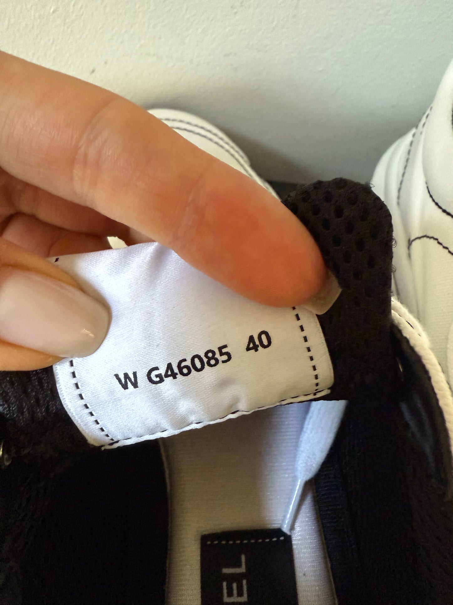 Chanel white sneakers size 40