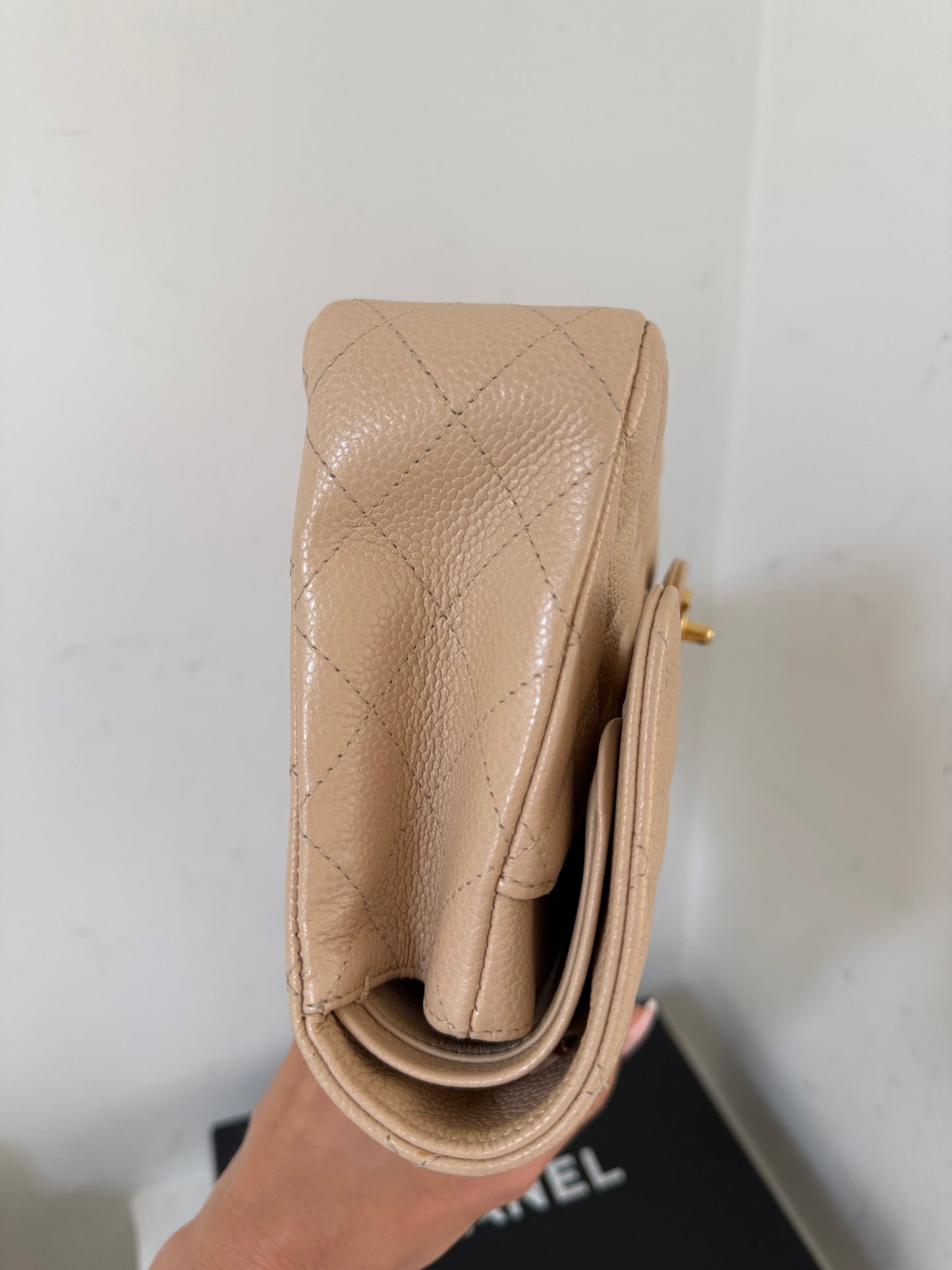 Chanel beige classic flap medium in caviar leather 14-series
