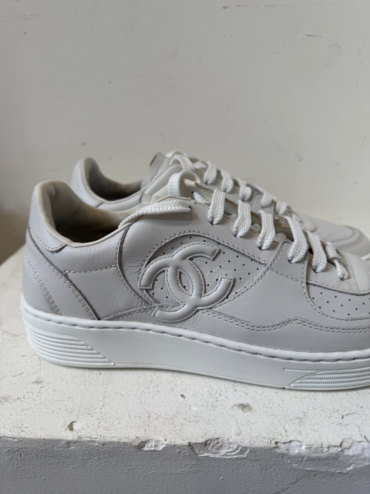 Chanel white tennis sneakers size 40.5