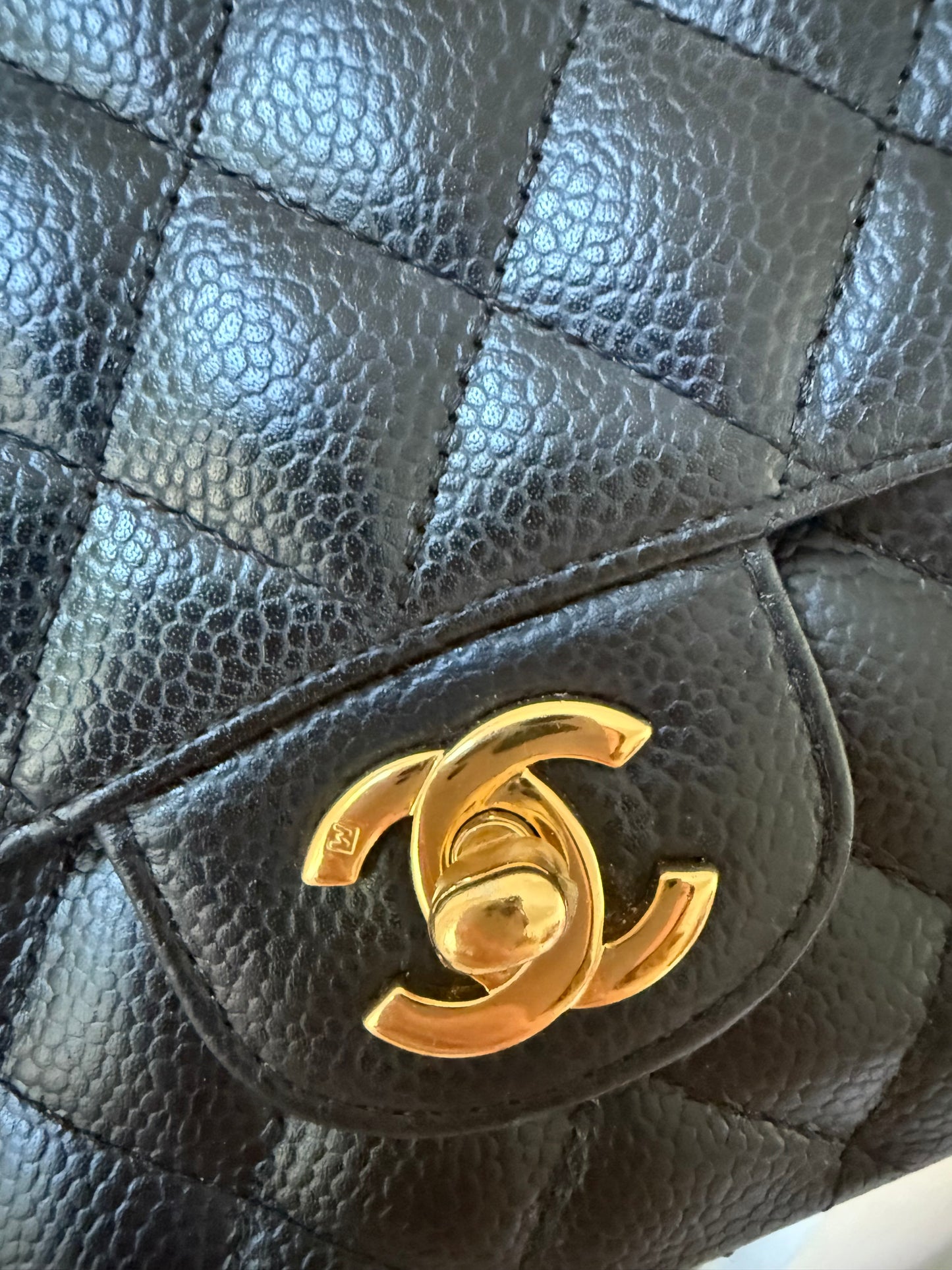 Chanel caviar classic flapbag medium 2008