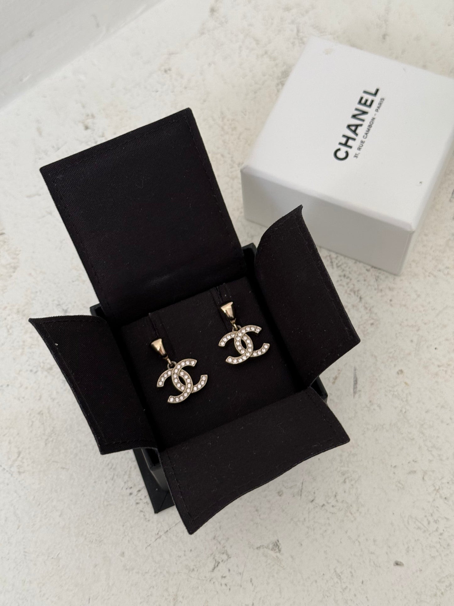 Chanel gold earrings Fall 2024