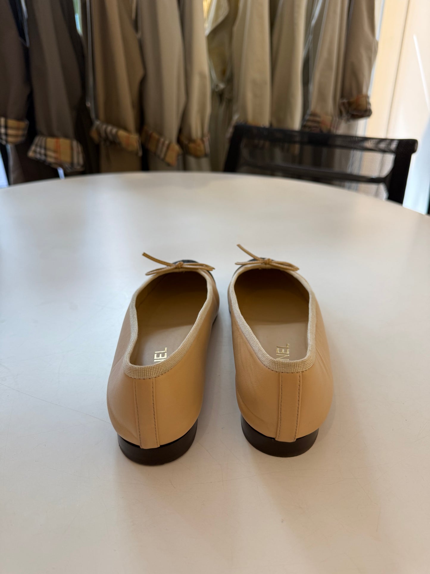 Chanel ballerina size 38 beige /black leather