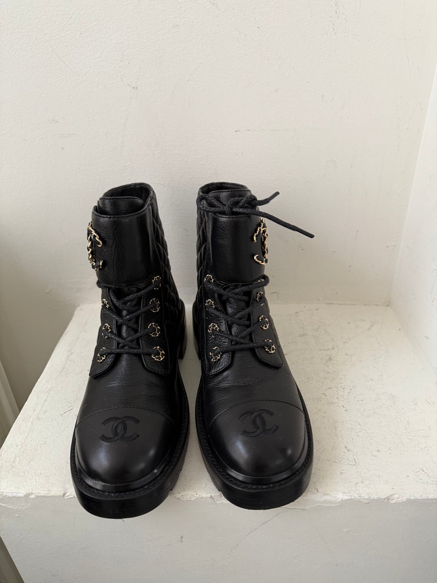 Chanel boots maat 39 worn once