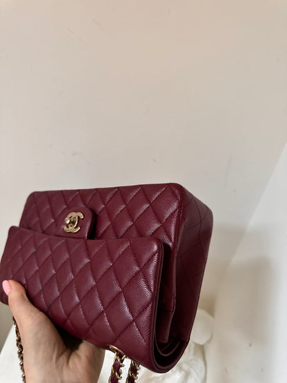 Chanel medium classic flap caviar 2023