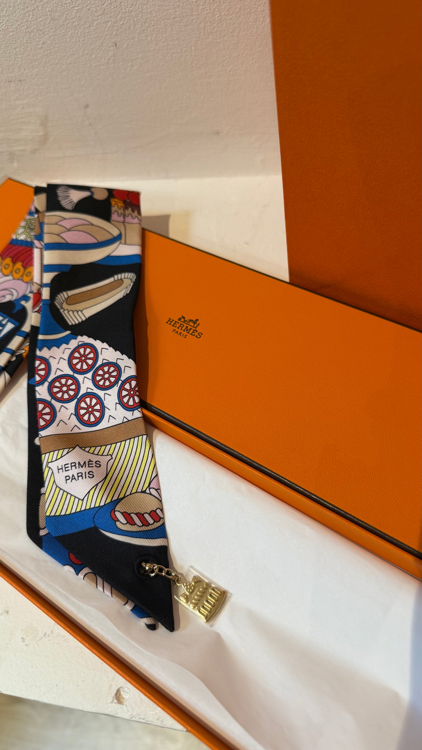 Limited edition twilly with charm