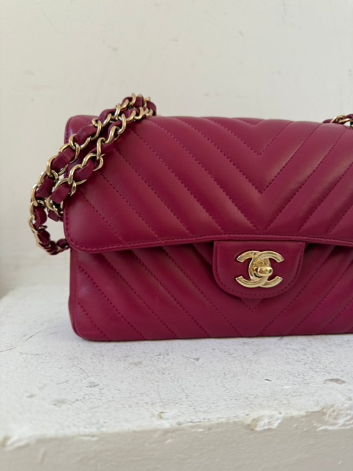 Chanel v-stitch small classic flap 2019