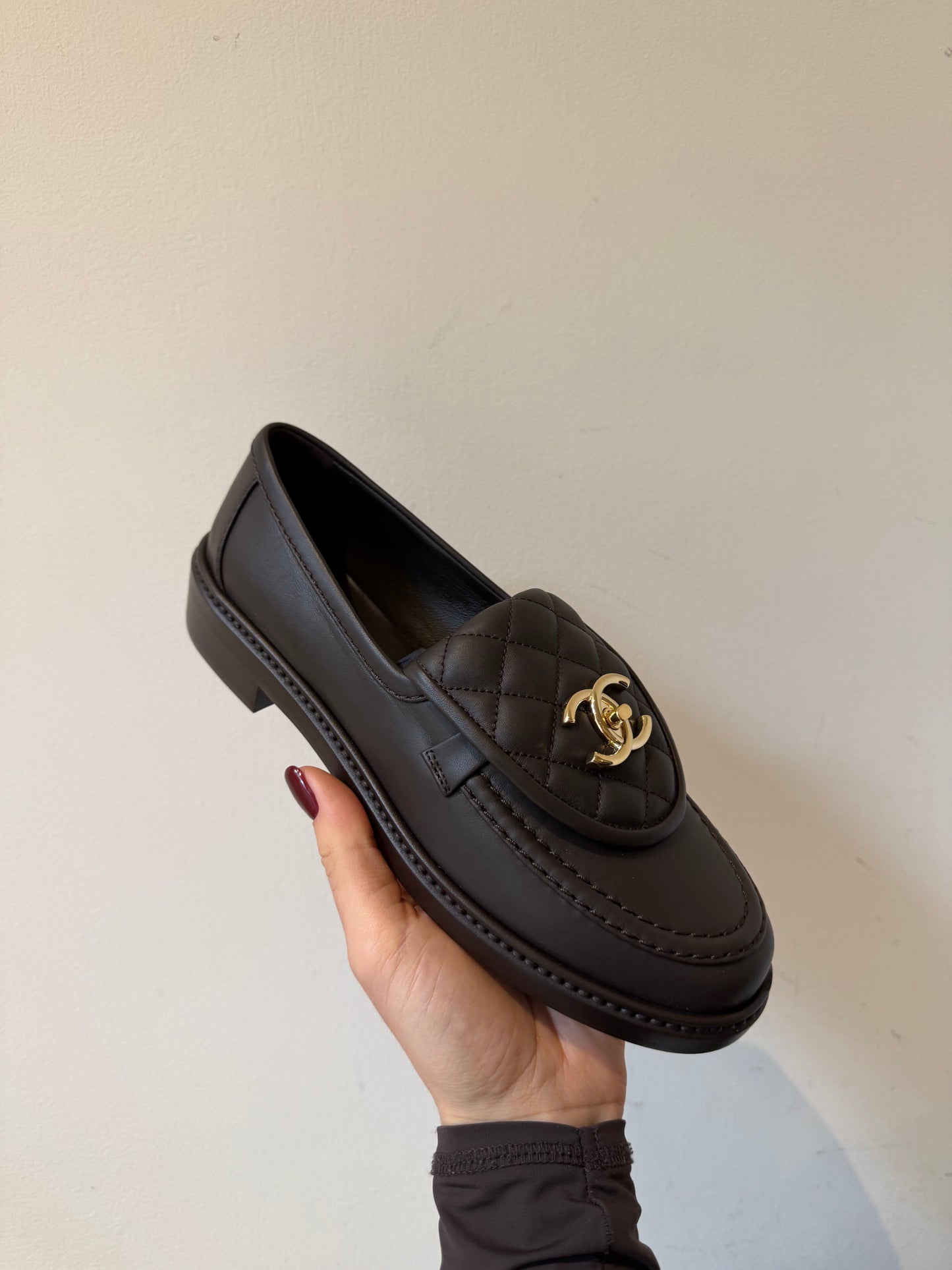 Chanel new dark brown mocassin 39.5