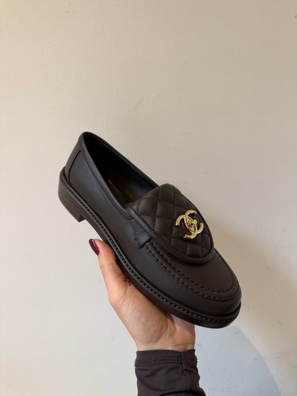 Chanel new dark brown mocassin 39.5