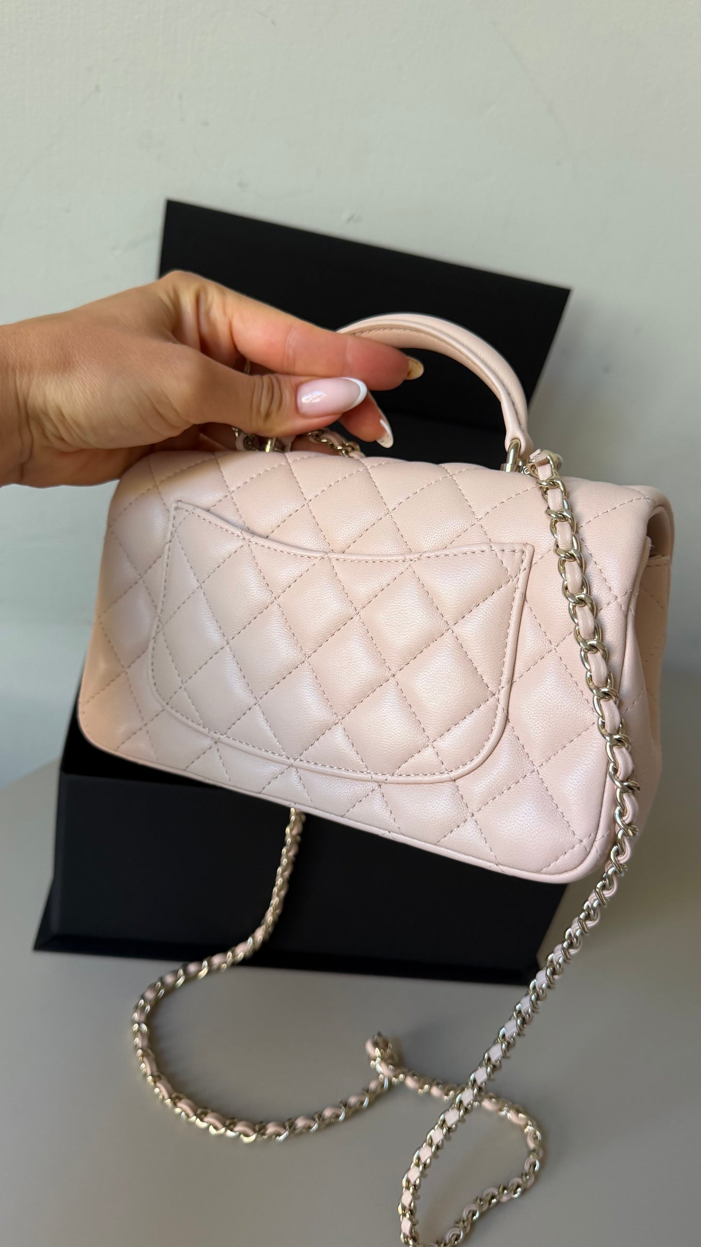 Mini classic flap beige lambskin 2026