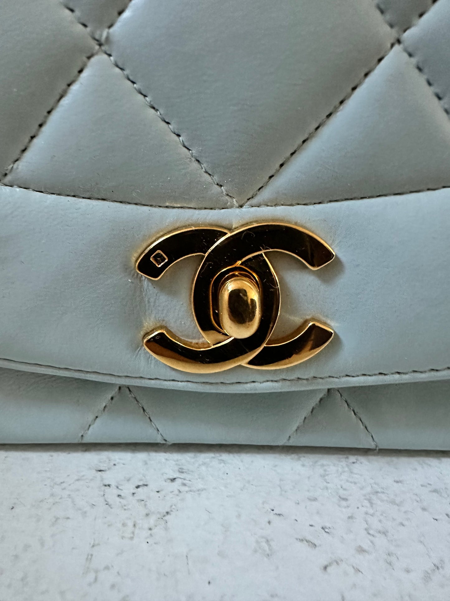 Pre-Owned Chanel Small Diana Bag – Light Blue Quilted Lambskin (1991–1994) | Vintage Classic