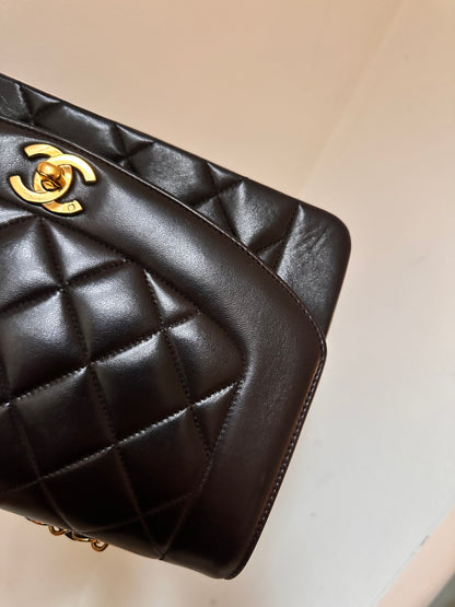 Chanel chocolate vintage Diana
