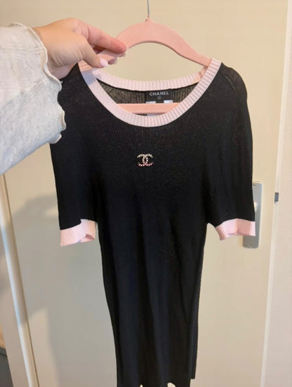 Chanel black top, pink collar, CC logo, size 38