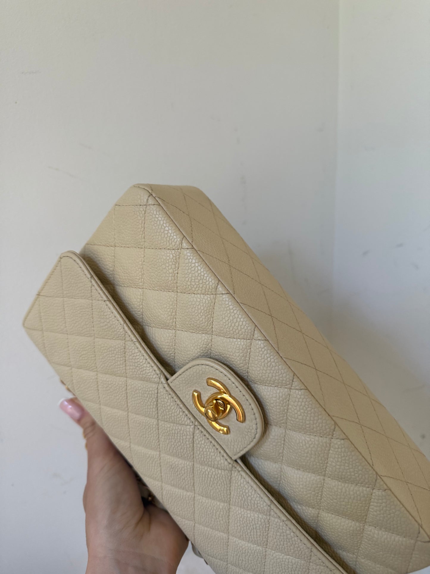 Chanel medium ecru caviar flap 1997-1999
