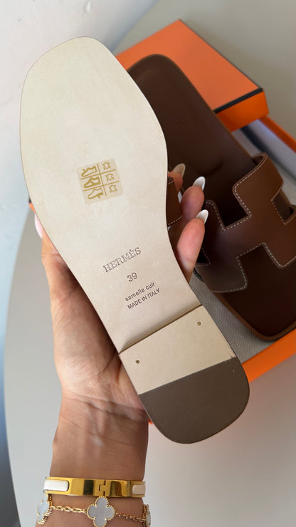 Hermes Oran color gold size 39