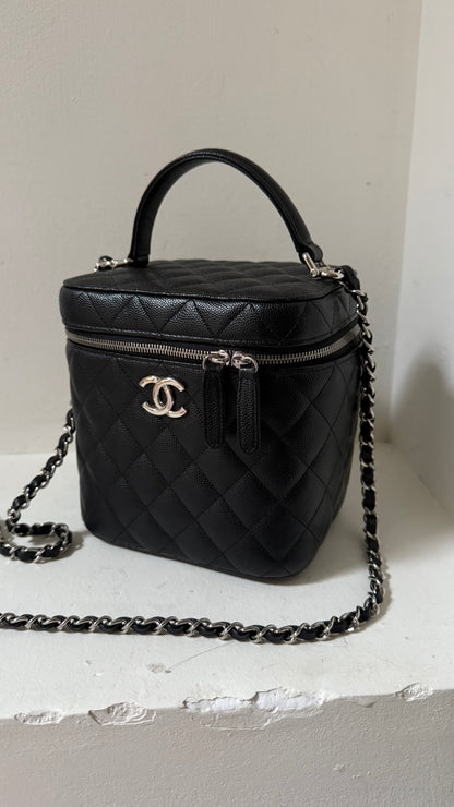 Chanel vanity case bag caviar with chip