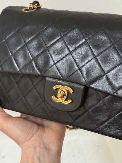 Chanel medium flapbag black 4 series