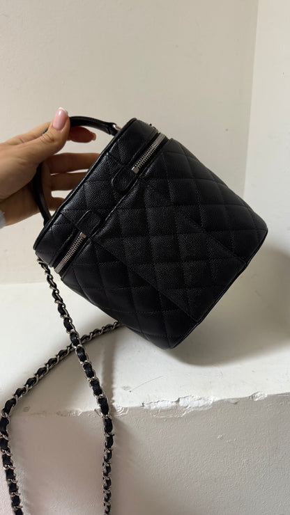 Chanel vanity case bag caviar with chip