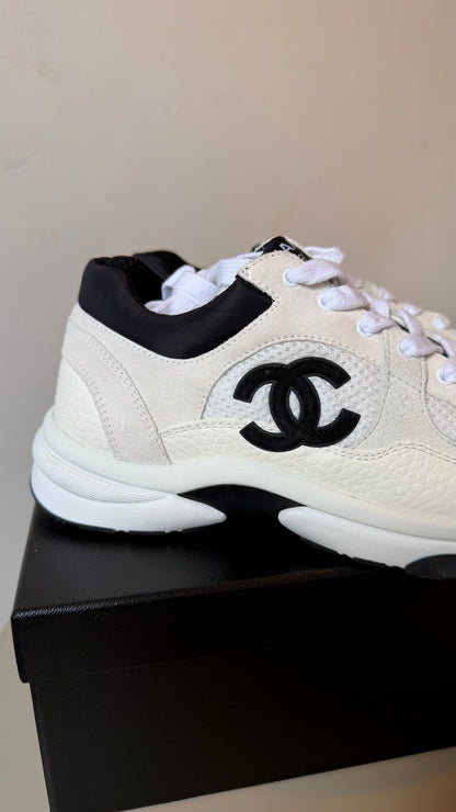 Chanel white leather trainer ‘panda’ size 37