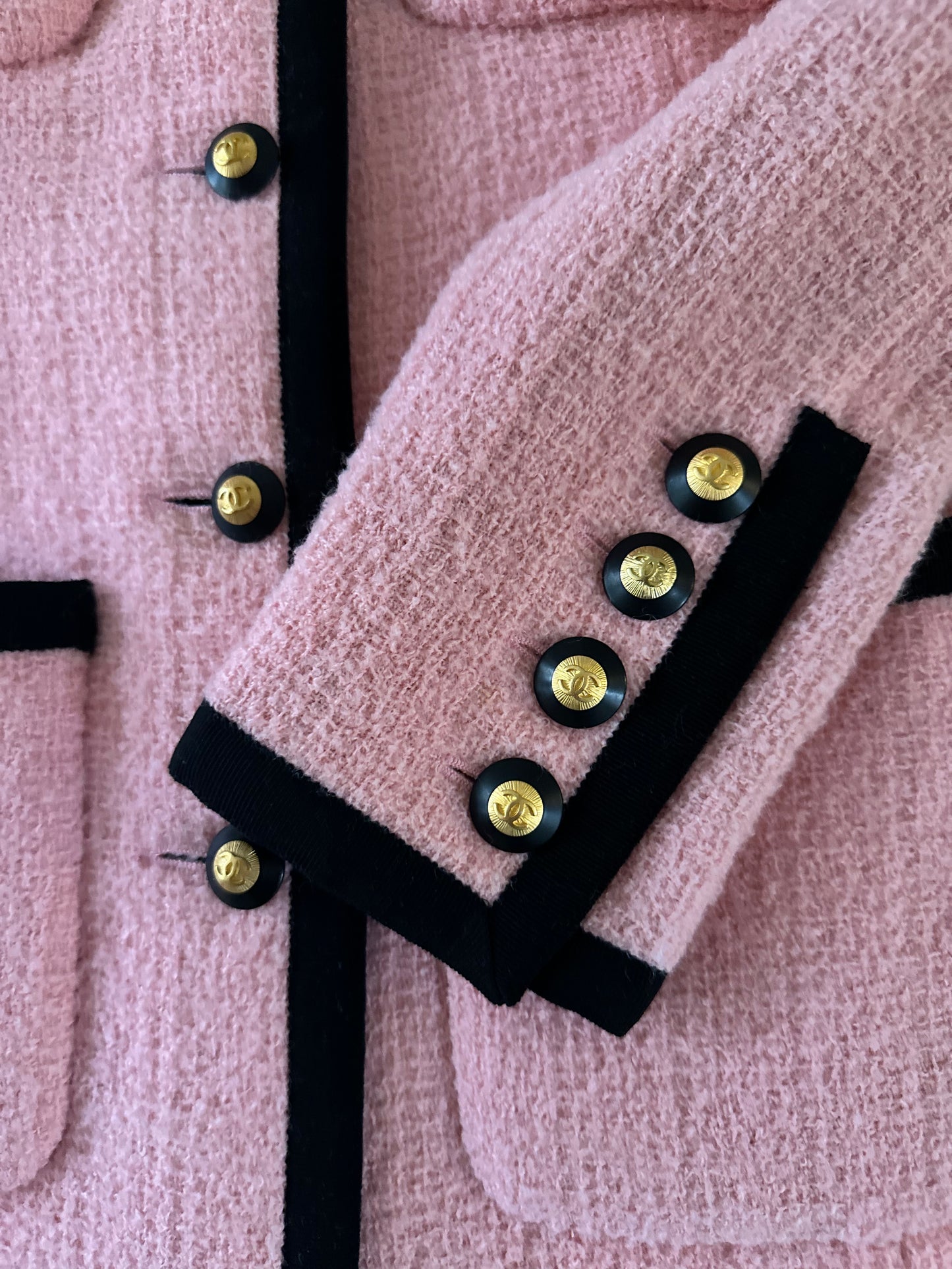 Chanel pink ‘90 vintage tweed jacket