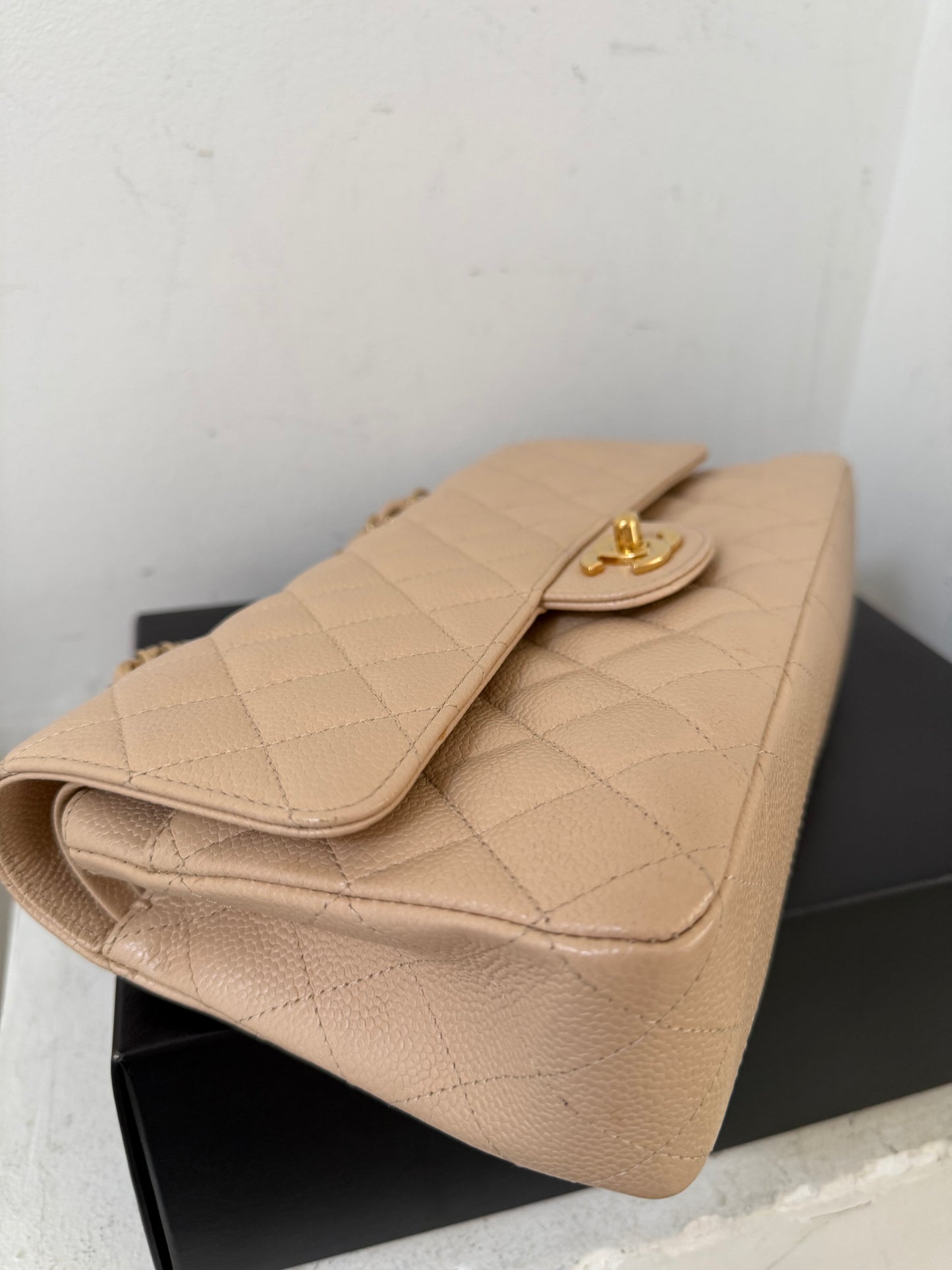 Chanel beige classic flap medium in caviar leather 14-series