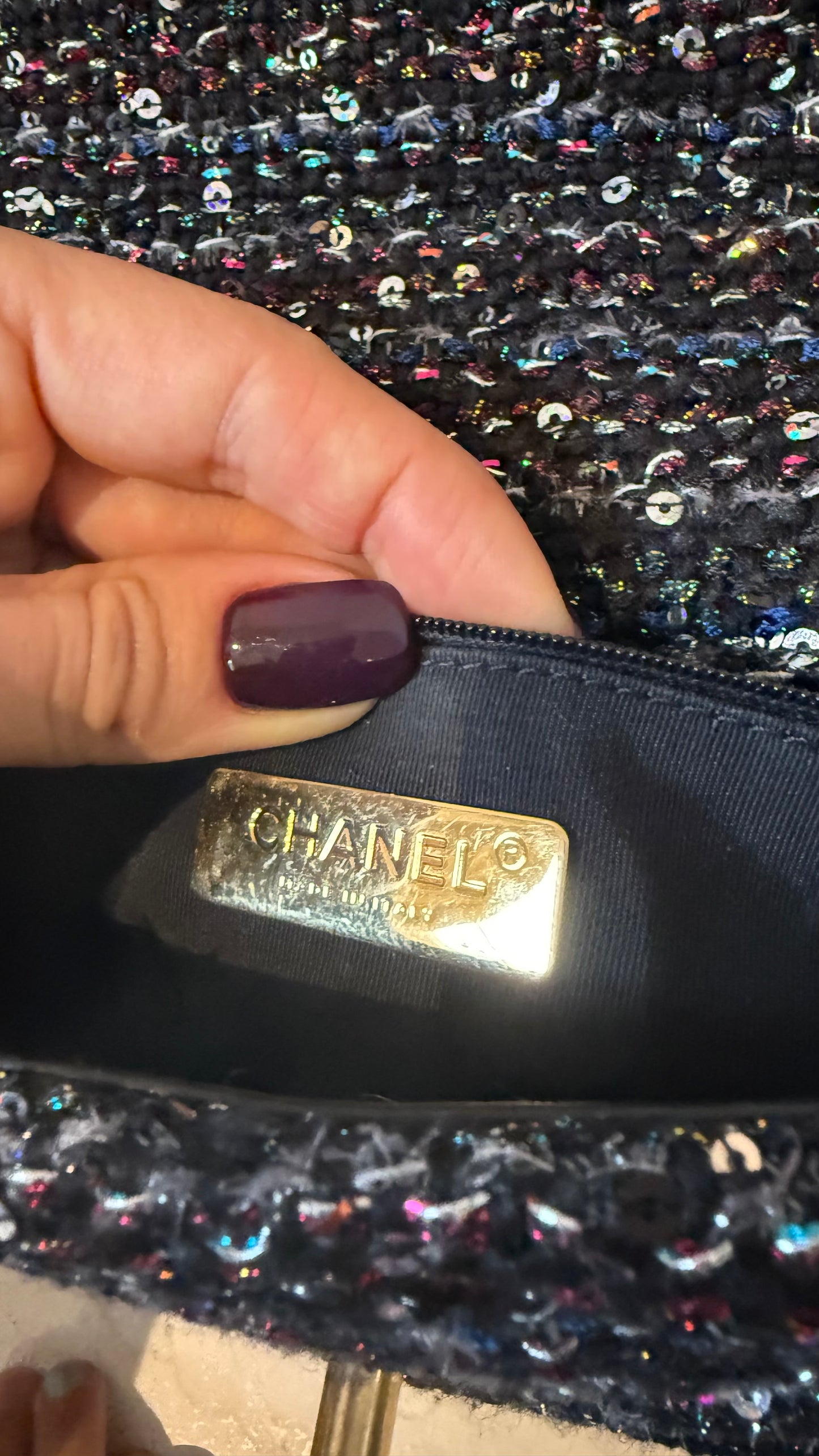 Chanel 19 small tweed 30 series