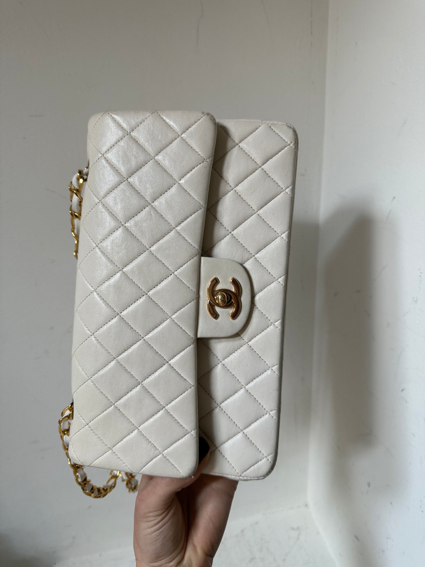 Chanel medium flapbag (2002-2003)