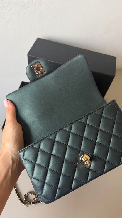 Chanel mini Iridiscent green top handle