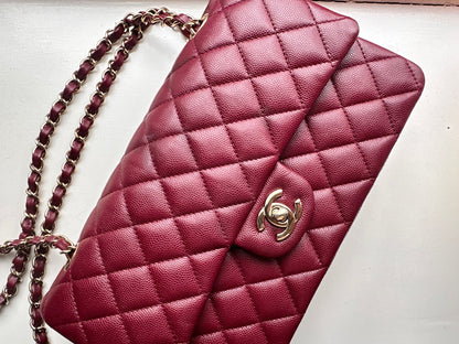 Chanel medium classic flap caviar 2023