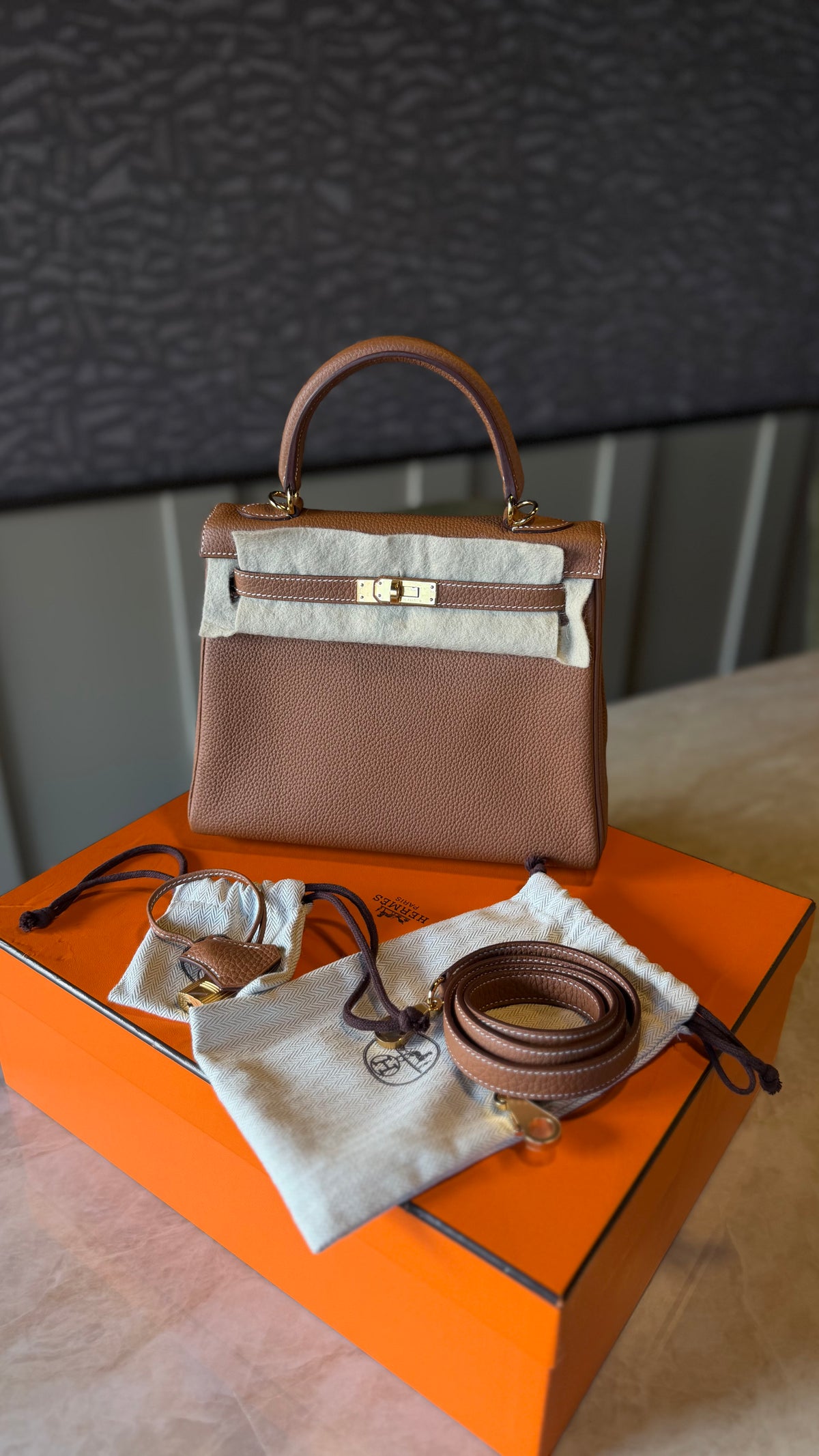 Kelly gold Togo leather gold hardware stamp Y - full set invoice